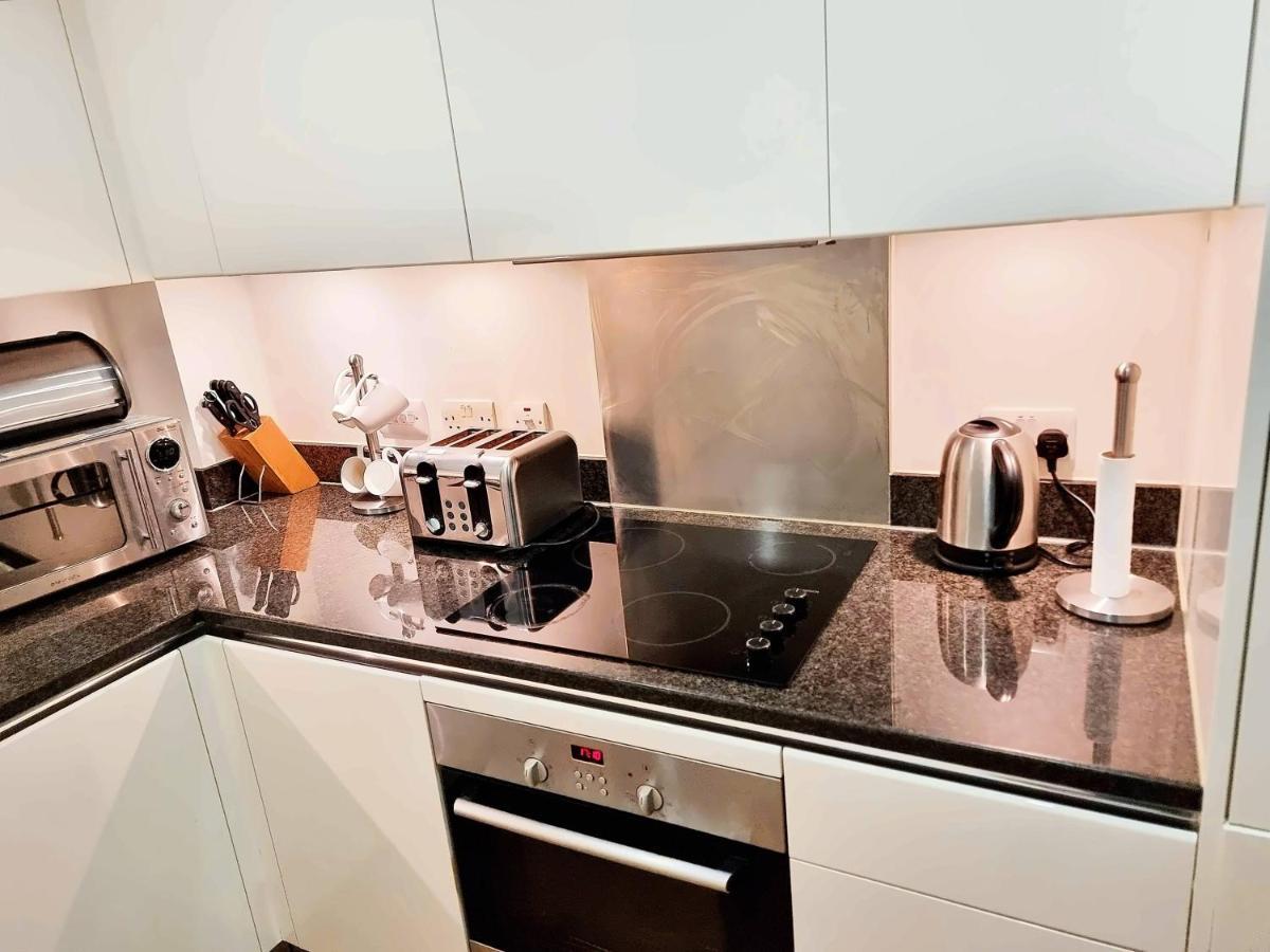 Your Riverside Home 2 With Private Balcony London Eksteriør bilde